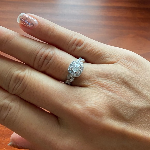 14 karat white gold 5/8 carat diamond ring - Picture 3 of 7